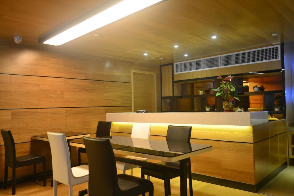 Lavande Hotel Zhuhai Gongbei Port Square Екстериор снимка