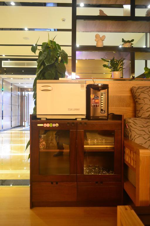 Lavande Hotel Zhuhai Gongbei Port Square Екстериор снимка