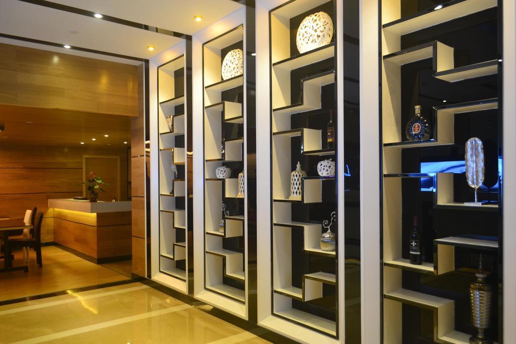 Lavande Hotel Zhuhai Gongbei Port Square Екстериор снимка