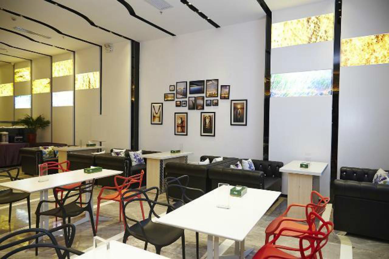 Lavande Hotel Zhuhai Gongbei Port Square Екстериор снимка