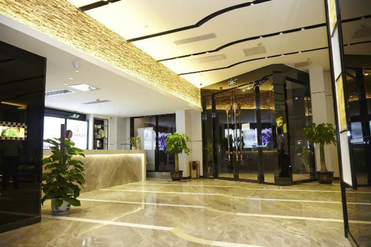Lavande Hotel Zhuhai Gongbei Port Square Екстериор снимка