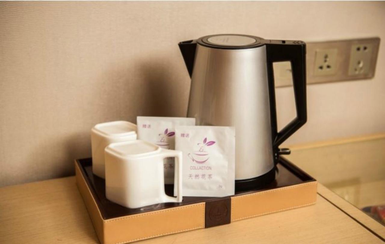 Lavande Hotel Zhuhai Gongbei Port Square Екстериор снимка